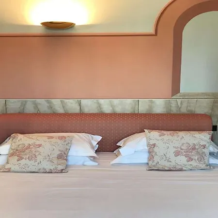 Western Hotel 4*