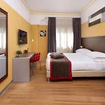 Western Ξενοδοχείο 4*